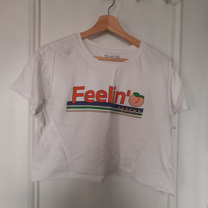 T-Shirt branca com estampa colorida de pêssego, Bershka