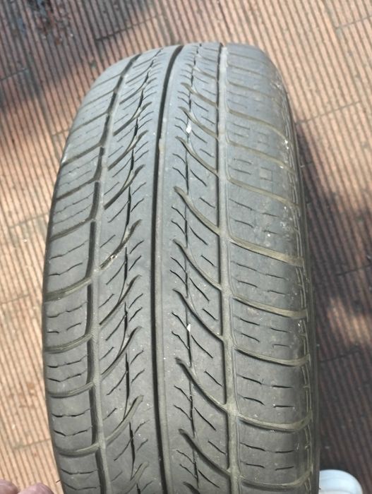 Pneus usados jante 13 – 15€ cada