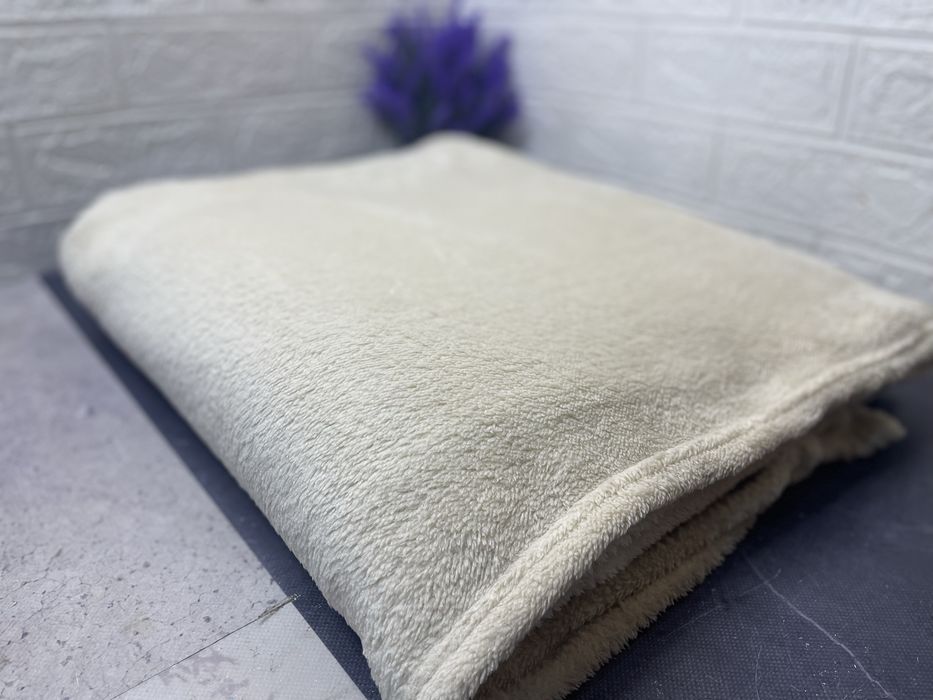 М’яке покривало з мікрофібри. Розміри 180×200 та 200×220 см