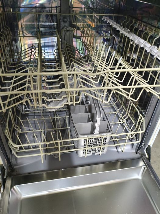 Maquina lavar loiça  bosch louça usada  estado nova