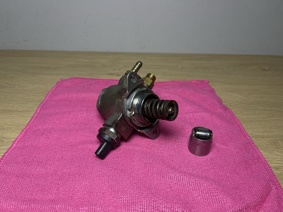 Насос високого тиску 1.2 1.4 tsi CAX CAXA CAV CBZ 03C 127 026 E ТНВД