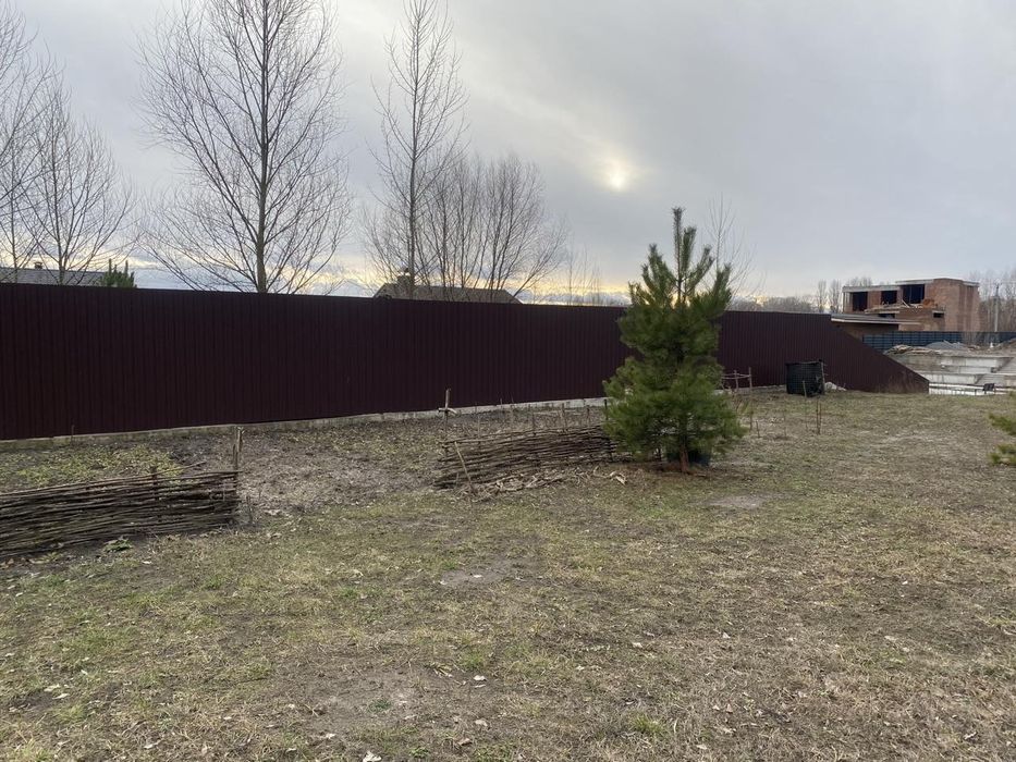 Продам земельну ділянку Новосілки кооп.Зелений самшит