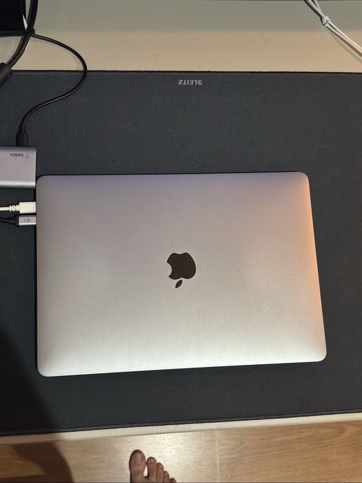 Macbook Pro M1, 16 gb RAM, 256gb SSD - APENAS COM ECRA EXTERNO