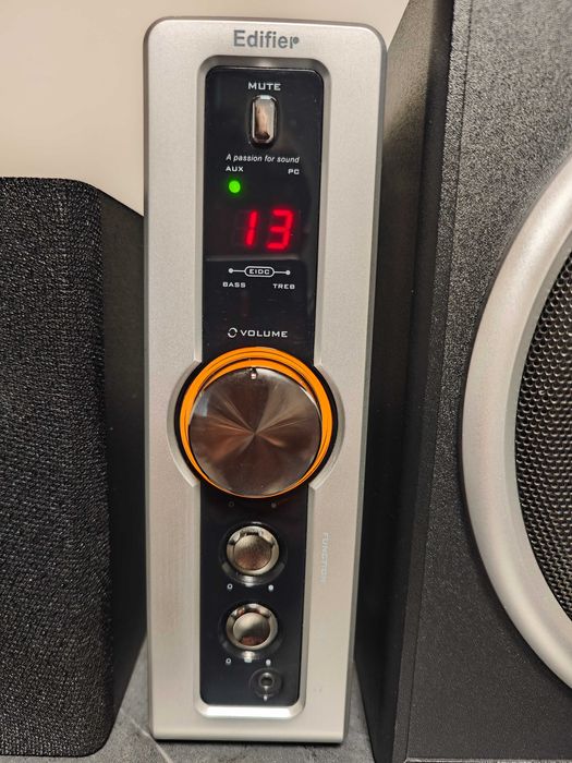 ПК система 2.1 Edifier C2