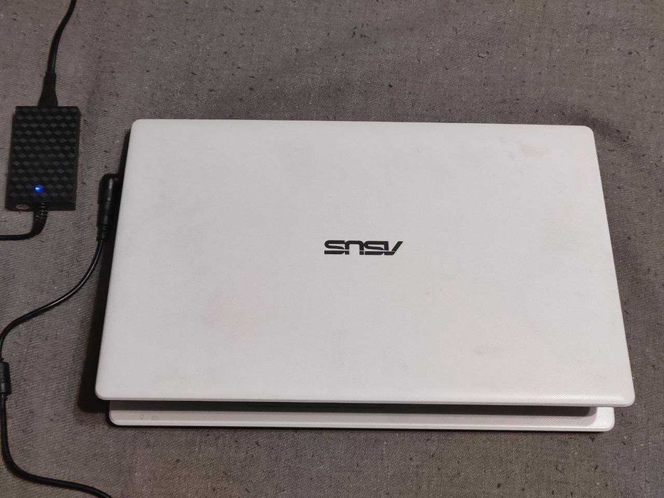 ASUS X550C 15.6 / X550C Asus Ноутбук Купить ホワイトノートPC美品Windos1164bit Windowsノート本体