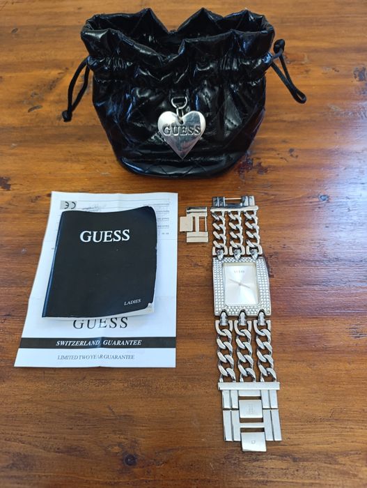 Жіночий годинник Guess  U1275L1  Swarovski Cristals