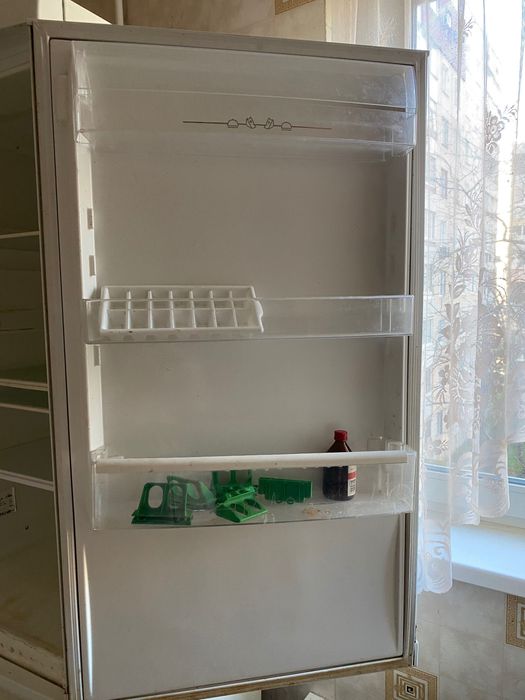 Холодильник рабочий