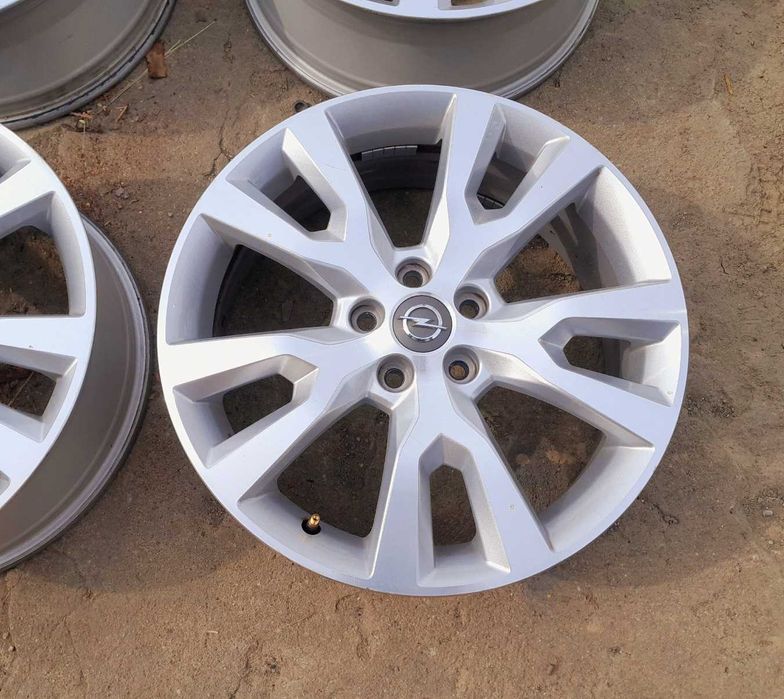 Alufelgi 19 5x115 OPEL Astra J Zafira C Antara Insignia B Śliczne