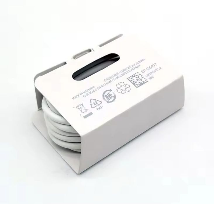 Мережевий зарядний пристрій Samsung потужністю 25 Вт.