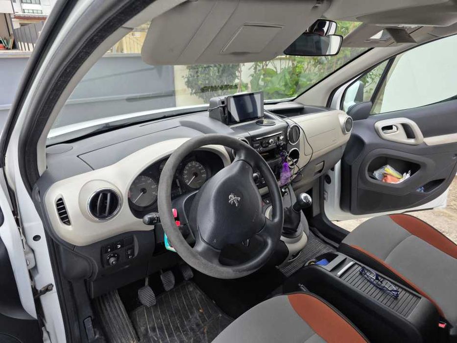 Vendo Peugeot Partner Tepee - Excellente estado — photo 4