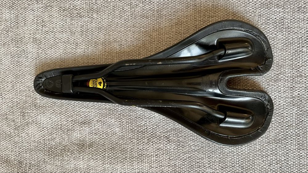 Skórzane siodełko szosowe SELLE SAN MARCO 4. Made in Italy.