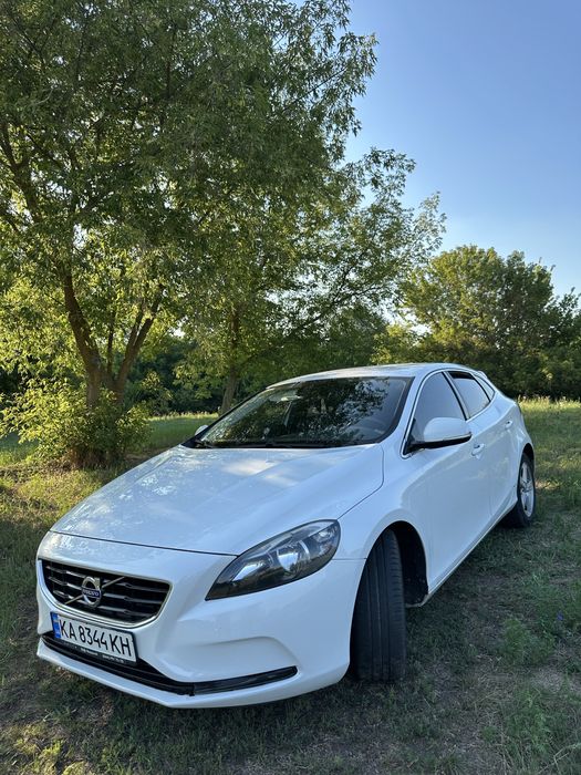 Volvo V40 D3 2014 | 2.0 дизель | автомат