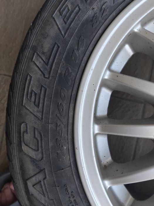5 jantes audi com pneus bons.