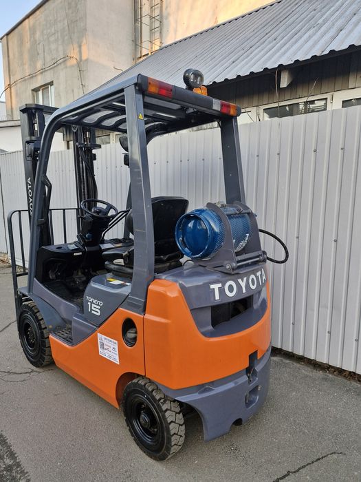 Навантажувач вилковий TOYOTA газ бензин погрузчик Тойота