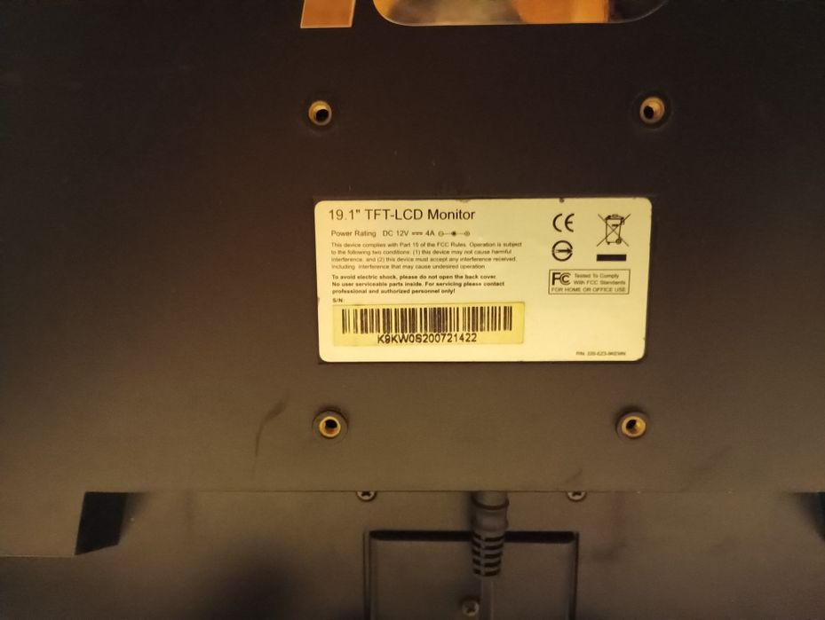 IT'S.  19.1" TFT. LCD MONITOR DC  12 V