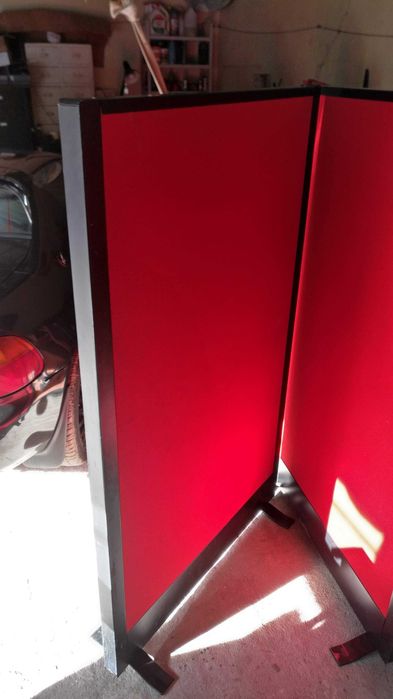 Boimbos de tecido e metal