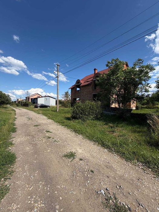 Продаж земельної ділянки з незавершеним будинком - Вид 2