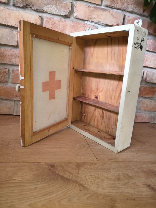 Apteczka drewniana PRL Jedyna taka!