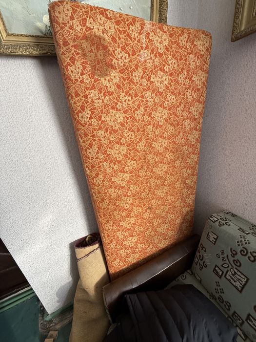 Матрац дивана безкоштовно