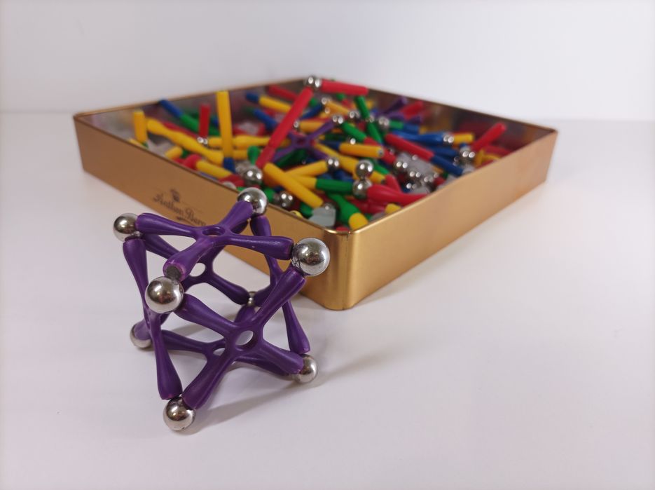 Klocki magnetyczne edukacyjne Magnetic Geomag kulki z patyczkami