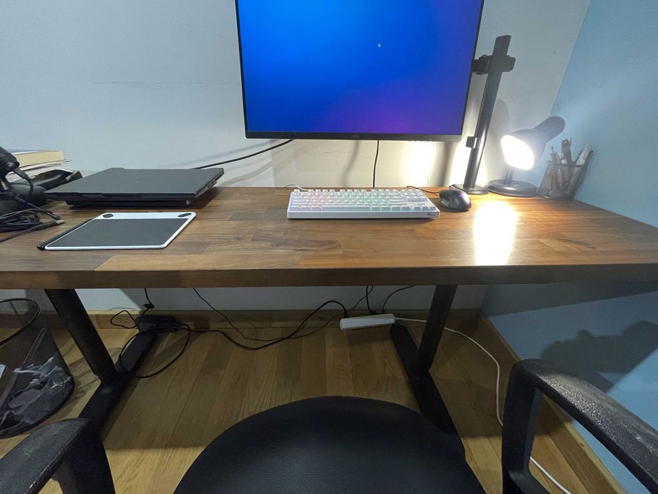 Secretária Karlby Nogueira + Estrutura Bekant IKEA