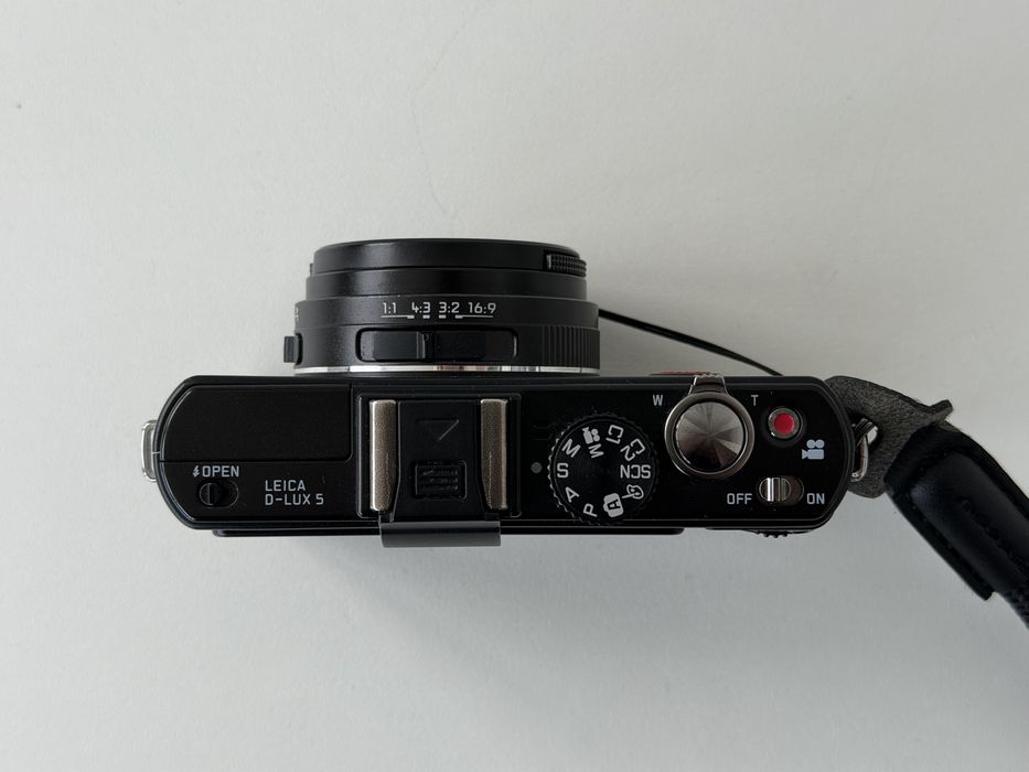 Фотоапарат Leica d-lux 5 (лейка)