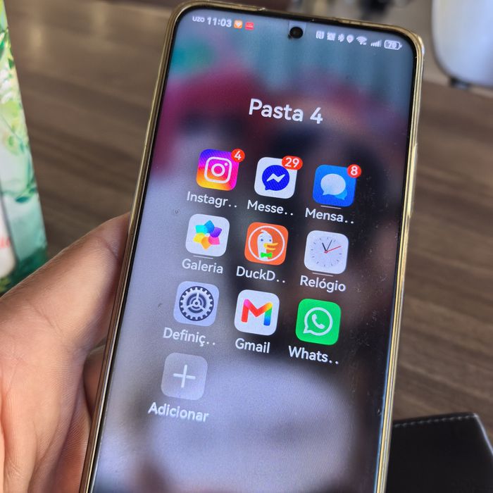 Smartphone Huawei Nova 12i + Samsung EarBuds