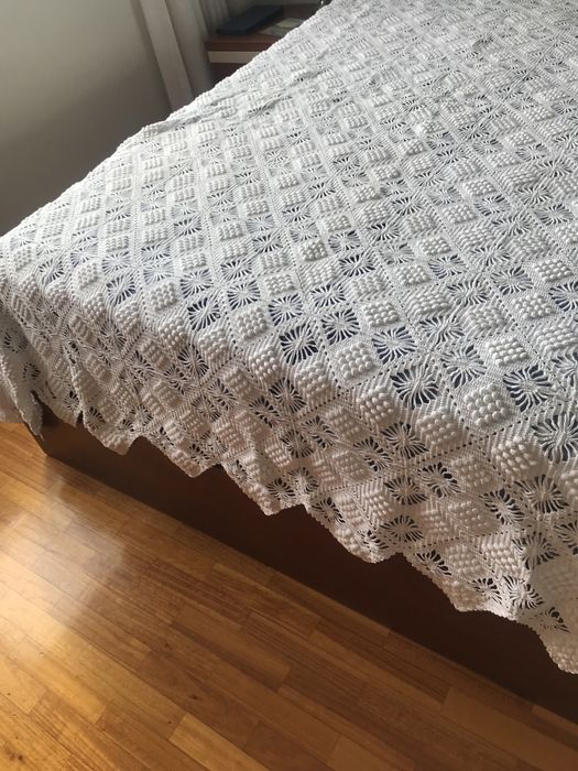 Colcha em crochet feita à mao antiga com 2,20x2,10