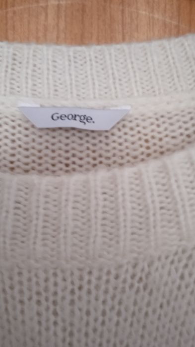 Super ! George sweterek jak nowy.