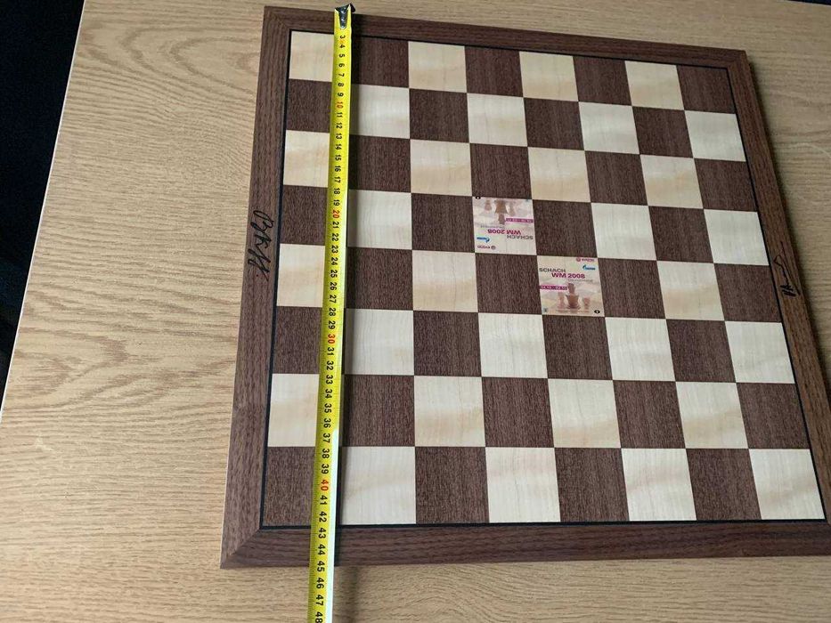 Шахматы с автографами чемпионов | Шахи з сумкой | chess