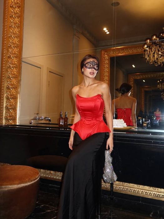 Корсет жіночий із косточками та шнурівкою