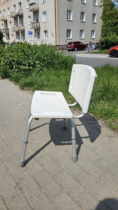 Krzesło rehabilitacyjno-prysznicowe