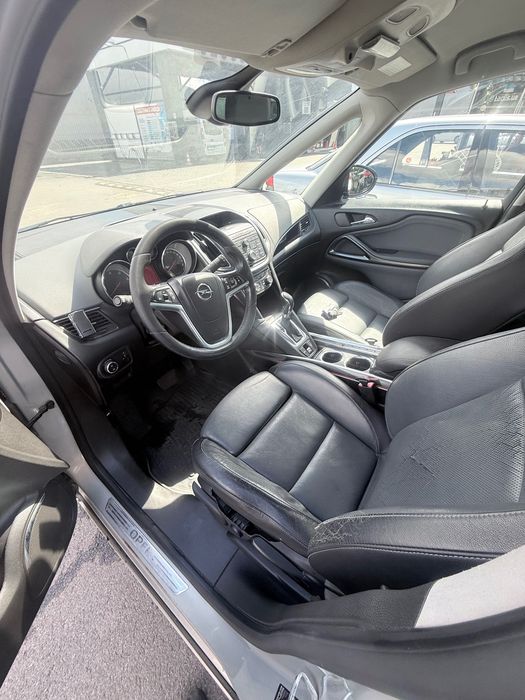 Opel Zafira 2013 , офіційна