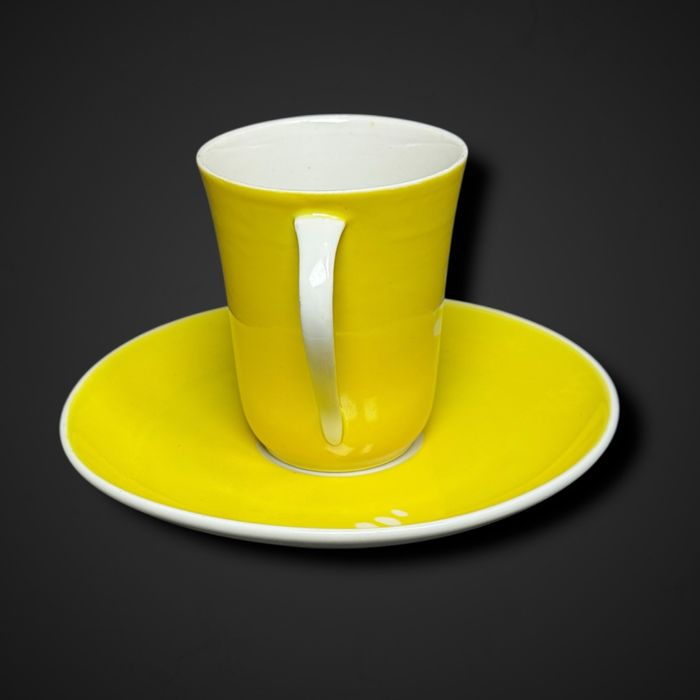 Filiżanka ze spodkiem Ćmielów Krokus proj. Potacki żółta b5/12078
