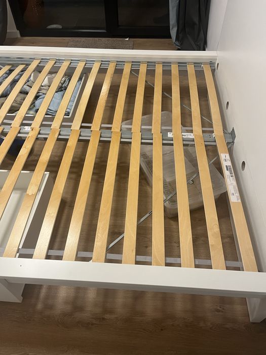 Cama IKEA Malm com Estrados Luroy