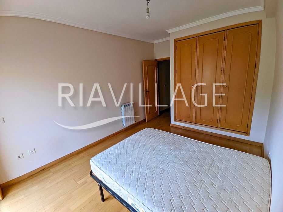 Apartamento T1 c/ garagem para arrendar (junto ao Glicínias - Aveiro)