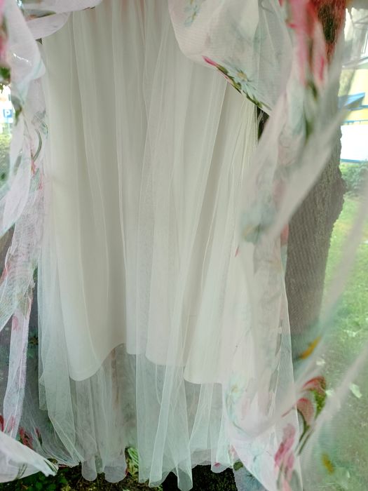 Różowa w kwiaty sukienka dla dziewczynki 14 lat