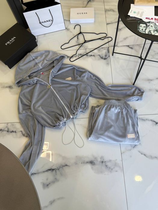 Велюровий костюм спортивний