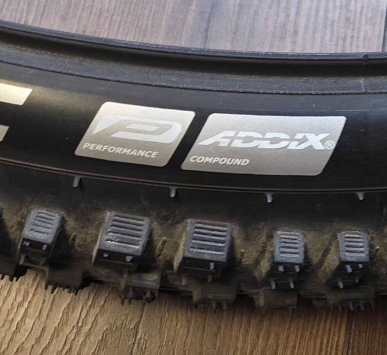 Praktycznie nowa opona Schwalbe Nobby Nic 29x2.40 Performance Addix | Drutowa OEM