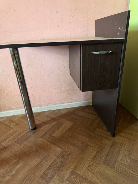письменный стол