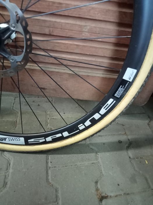 Koło przednie carbonowe dt Swiss solidne rc38t db, pod tarczę,szytka