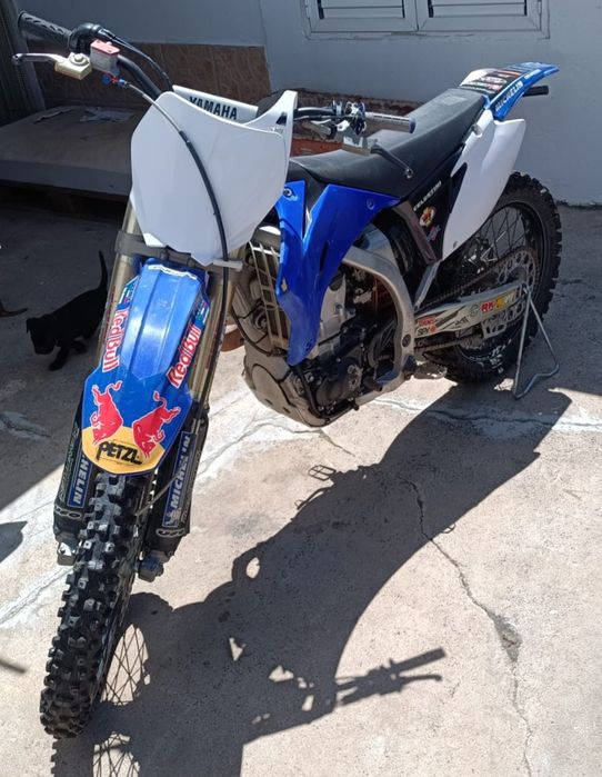 Yamaha YZ450F (CJ), matriculada .