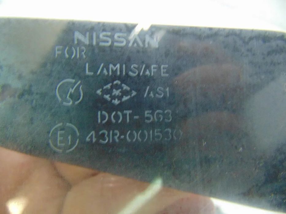 Nissan para-brisas " nova de stock antigo