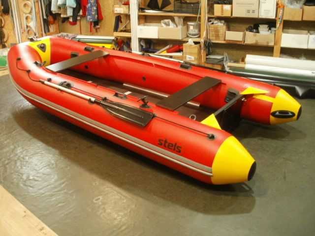 Лодка надувная моторная/гребная "Stels"
