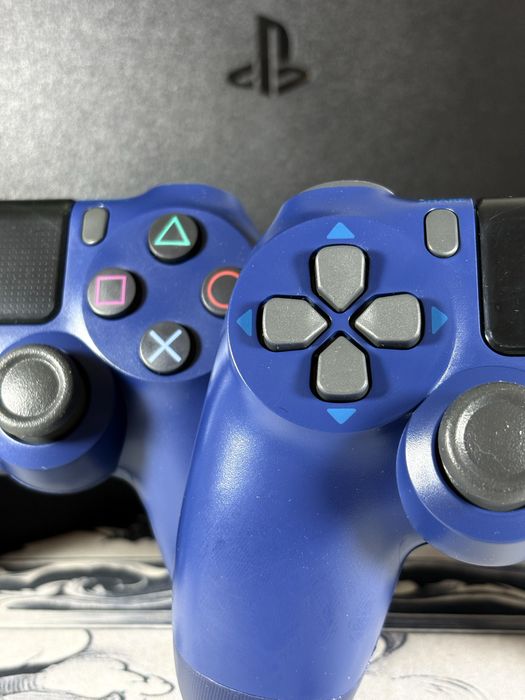 Playstation 4 ( PS4 )