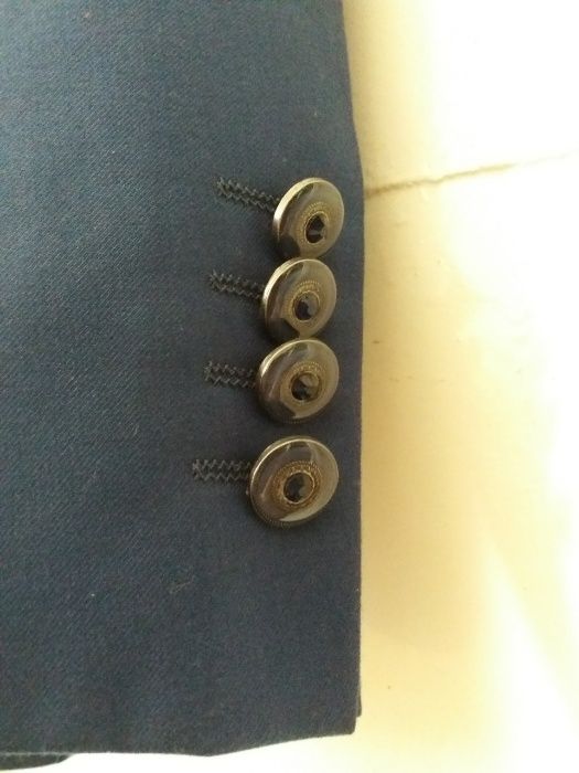 Продам стильний чоловічий костюм