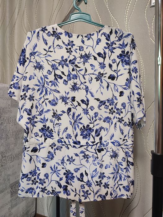 Жіноча блузка у квітковий принт бренду Phase Eight