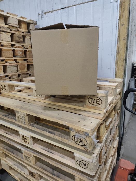 Картонные коробки