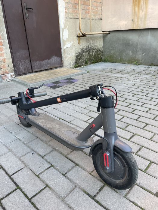 Елекросамокат Xiaomi m365
