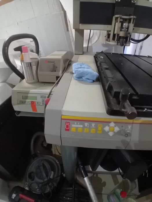 Fresadora Gravograph com avaria